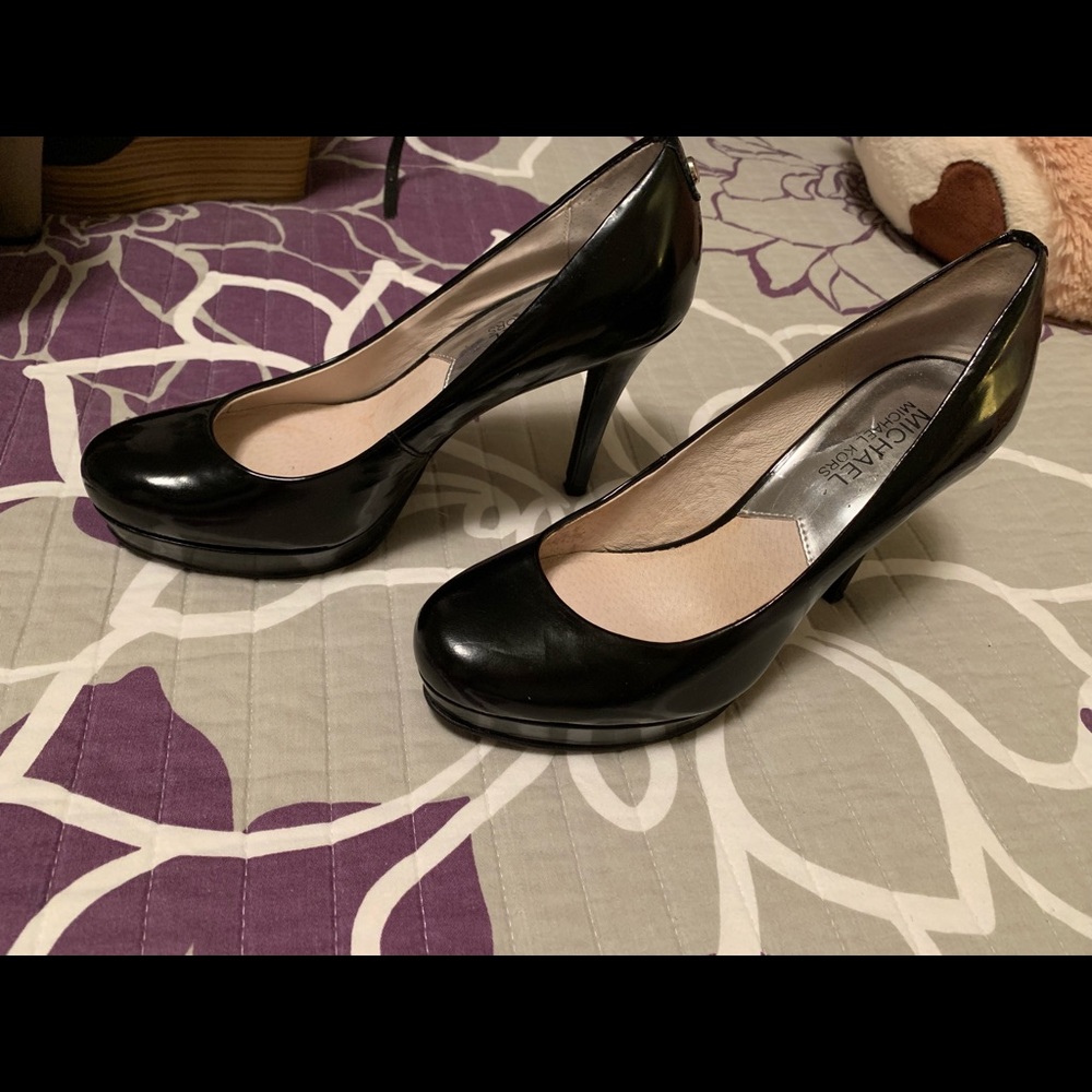 Shoes - Picture 4 of 8
